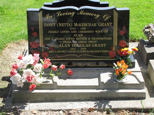 Photo of headstones/Janet McKerchar McDonald d 1996 hdstn Invercargill